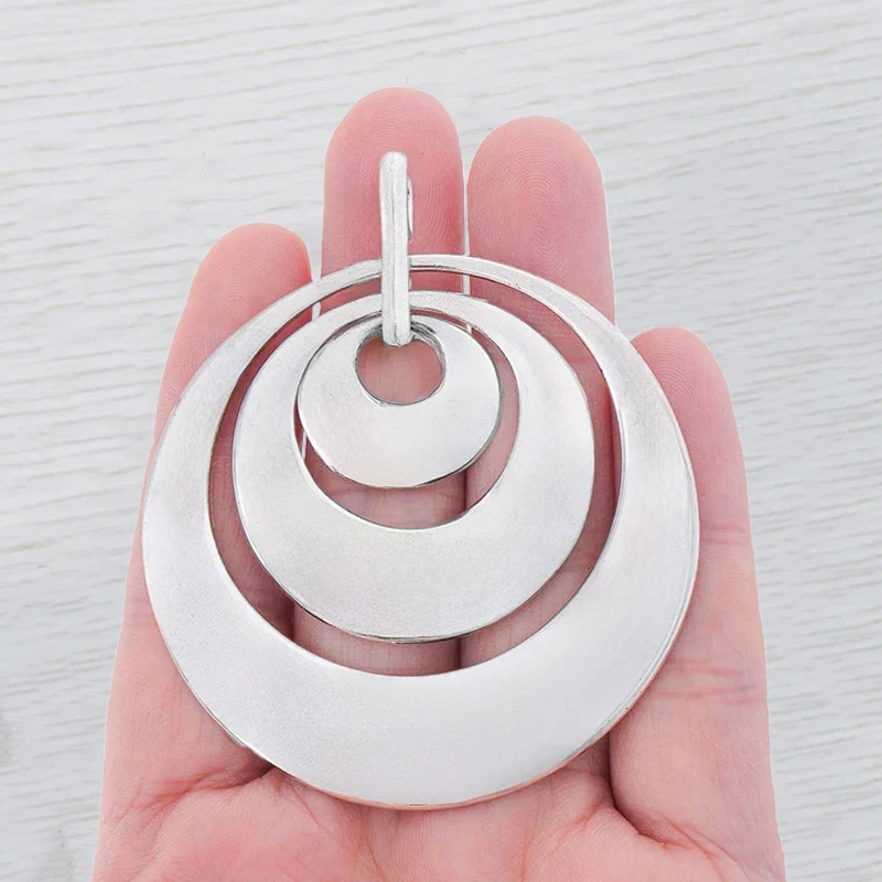 

2 x Antique Silver Color Moveable Three Circles Charm Pendant For DIY Fashion Necklace Jewelry Making Accessories Materials
