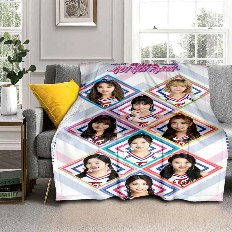 Female group J-JYP Entertainment T-TWICE flannel blanket sofa bed decoration, warmth, portable holiday gift blanket car blanket