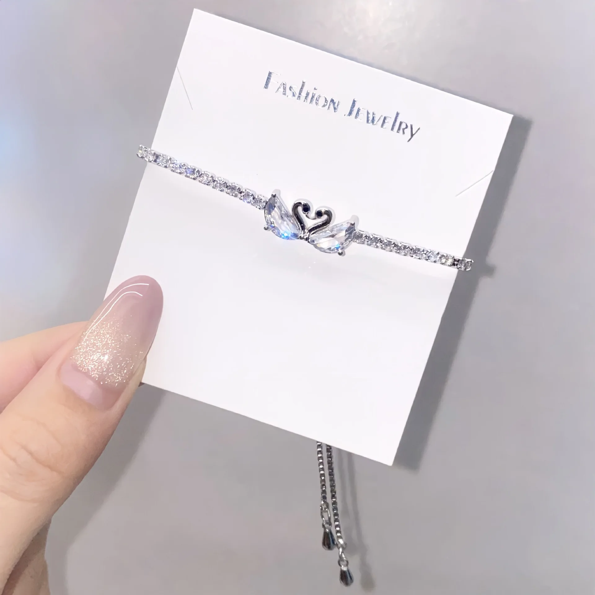 PT950 transparent little swan bracelet - new spring/summer style, exquisite pull-string, trendy style, perfect gift