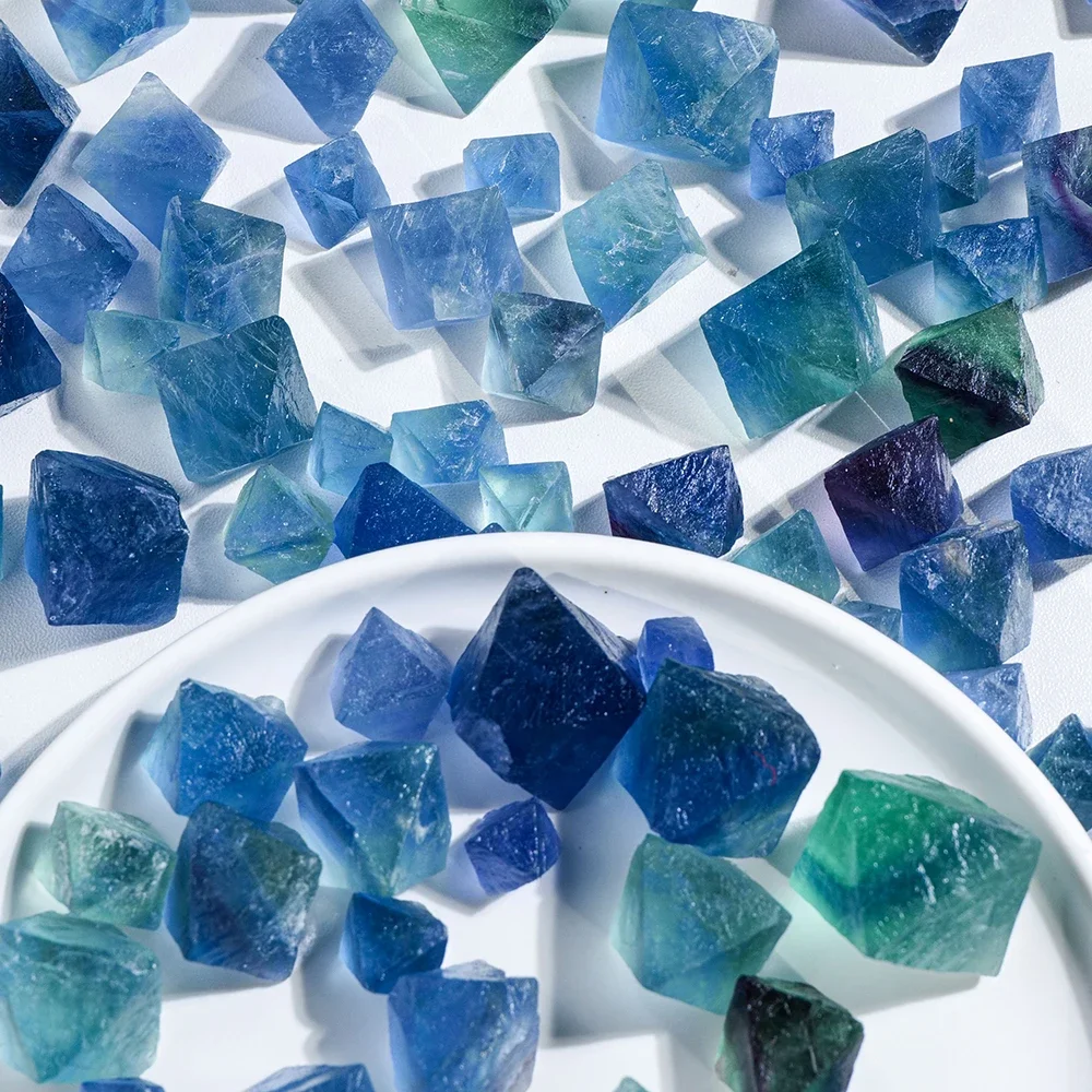 Natural Blue Fluorite Rough Stone - Octahedral Raw Crystal Mineral Specimen, Healing Gemstone Collection for Reiki Decor
