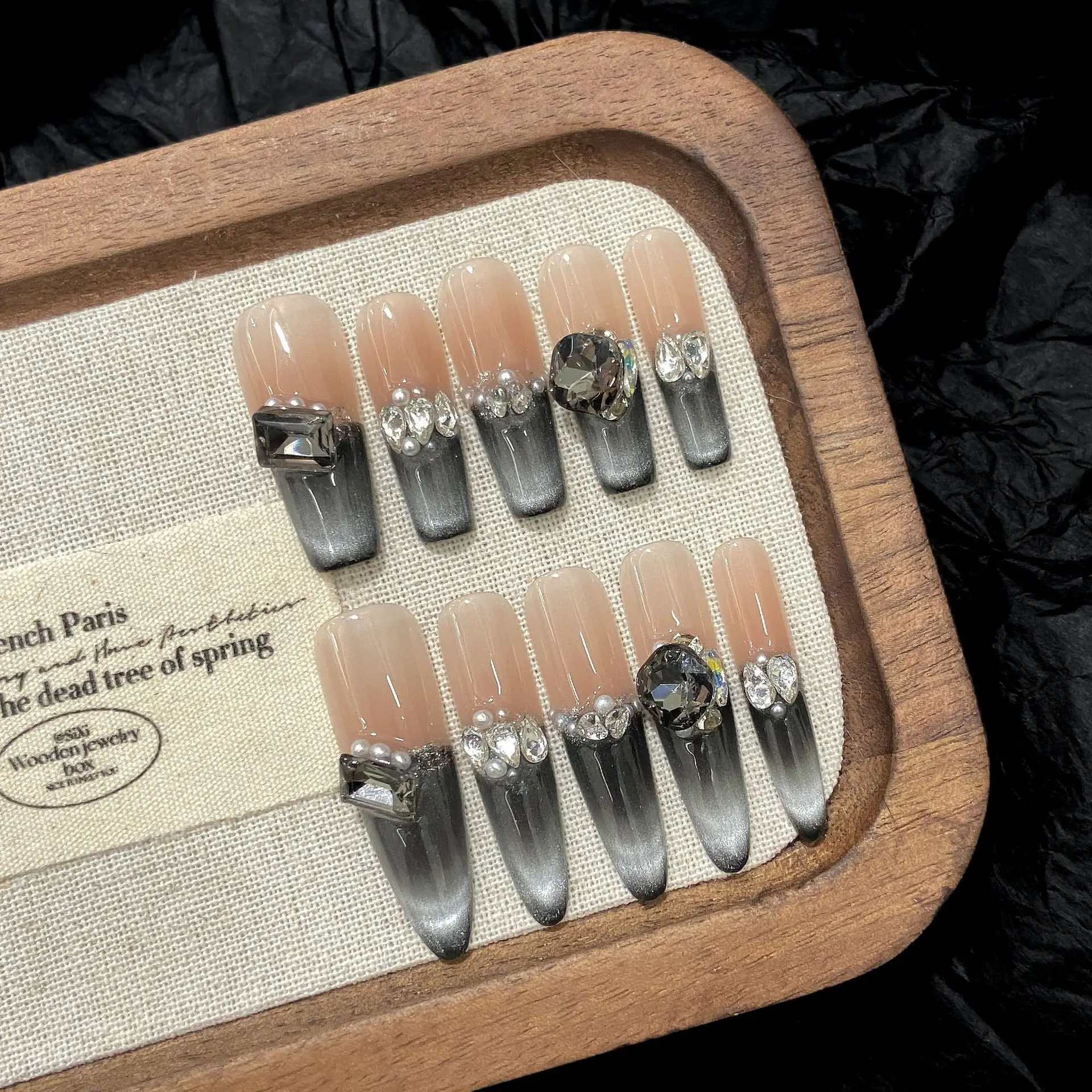 10pcs Handmade Black Cat Eye Press on Nails Glitter Crystal Decor Cat Eye False Nails Full Cover Wearable Long Fake Nail Tips