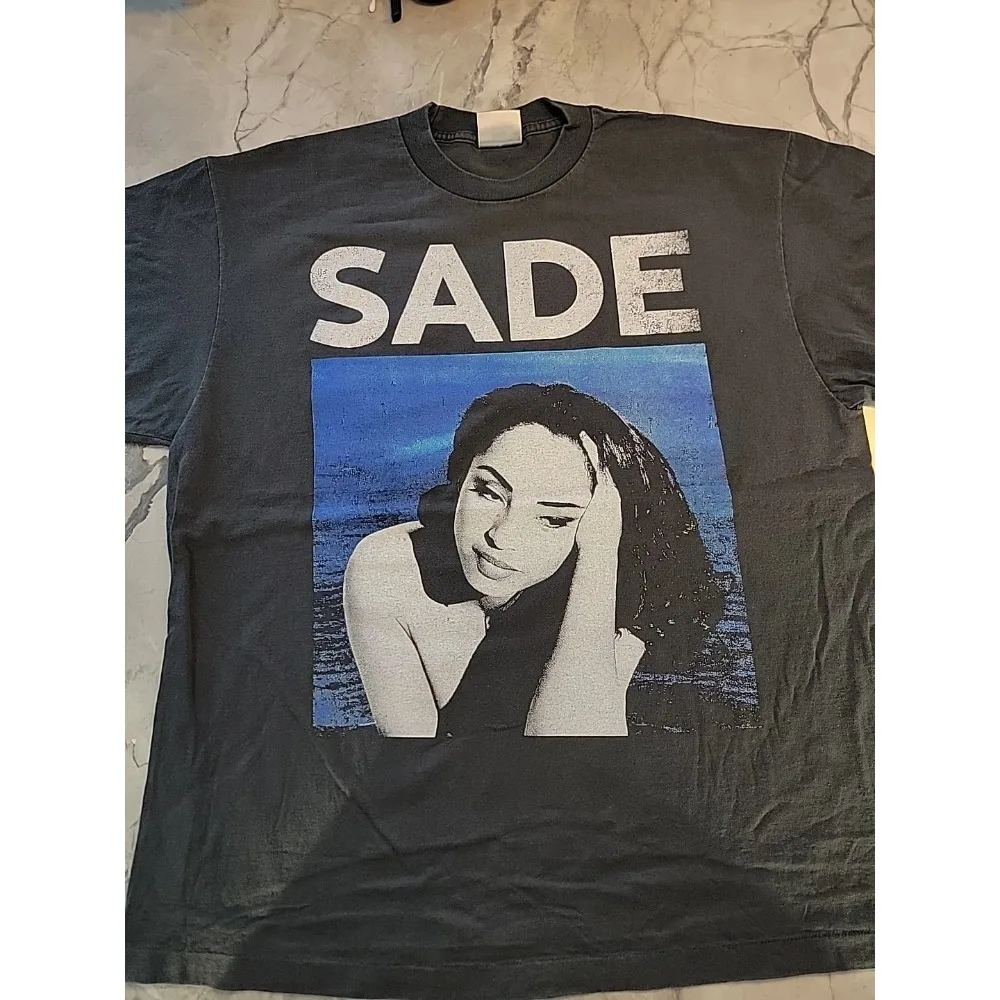 90s Sade Smooth Operator T-shirt Summer Men's T-shirt Casual Fashion Suitable for Both Men and Women