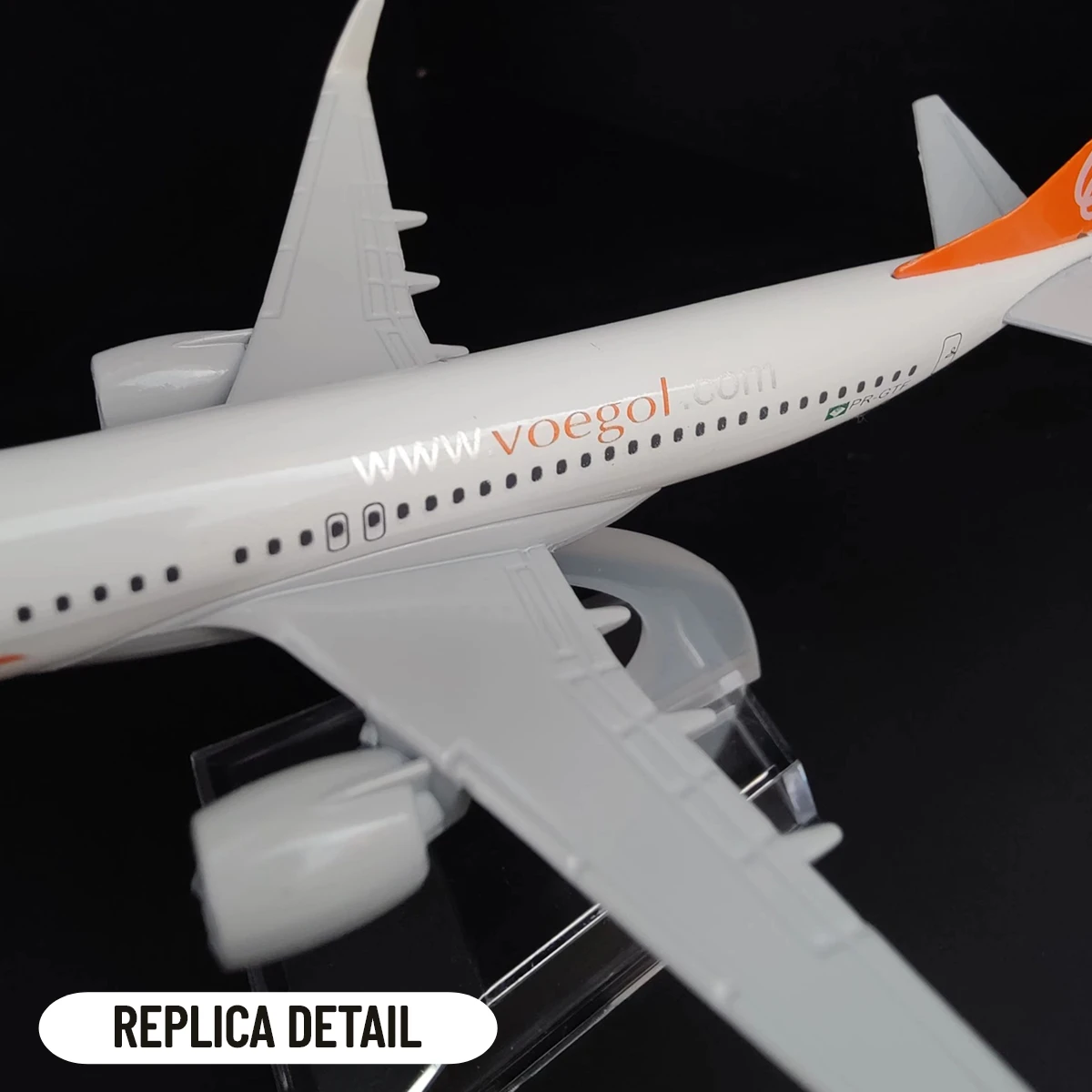 Scale 1:400 Metal Aircraft Replica GOL Airlines Boeing Airbus Aviation Model Air Plane Diecast Miniature Toys for Children Boys