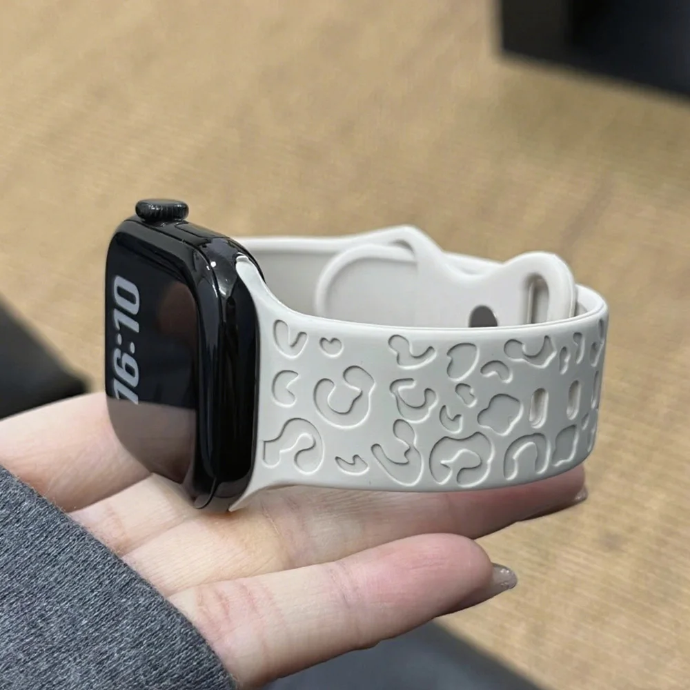 Engraved Leopard Strap For Apple Watch Band 38-42-46mm41-40mm 45mm 44mm Silicone bracelet Series 10 9 6 5 4 8 7 se ultra 2 49mm