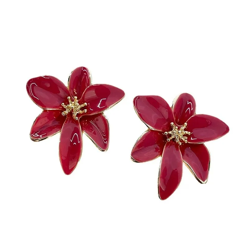 Metal Flower Drops Oil Earrings European American Style Personality Fashion Stud Earrings Ms Girl Travel Wedding Accessories