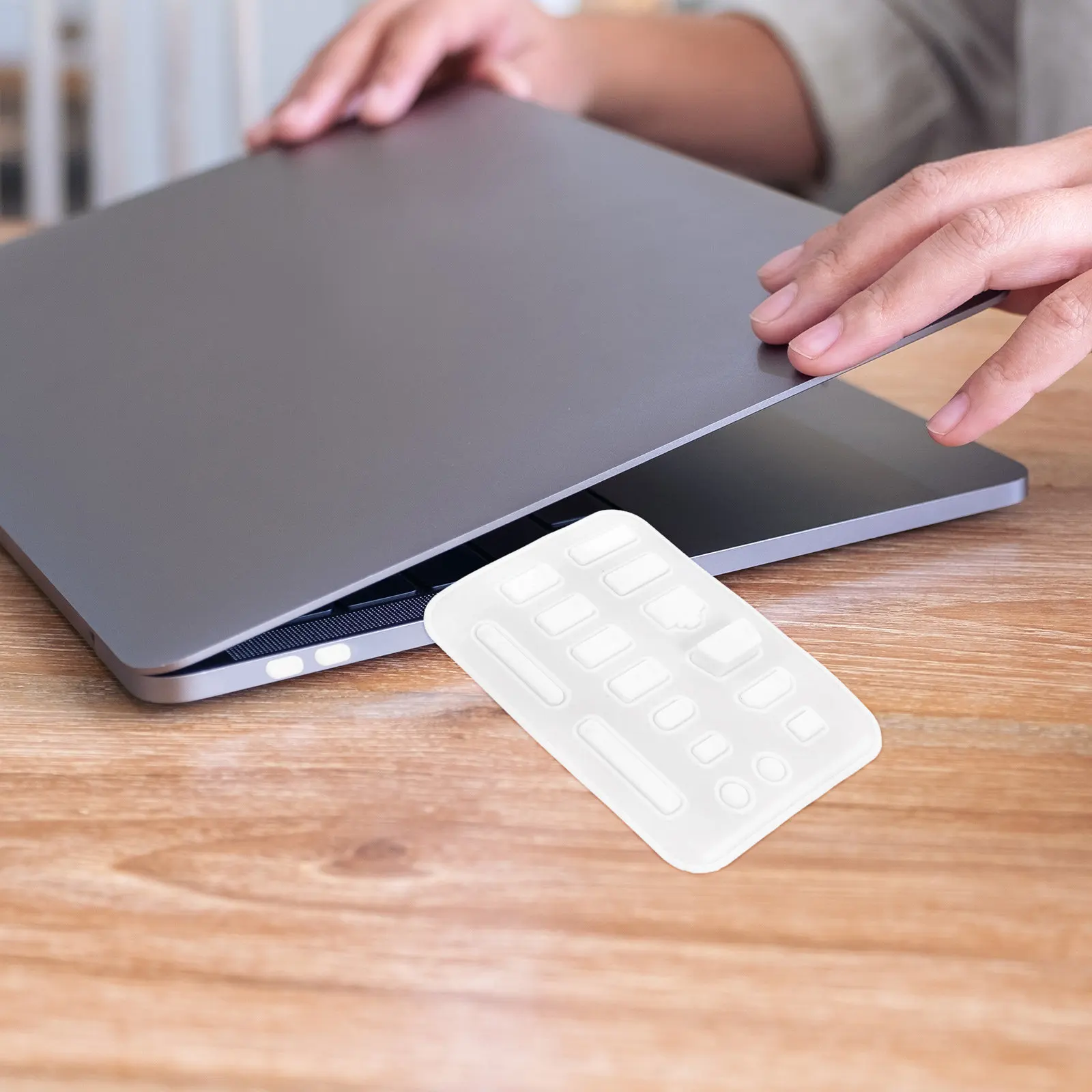 

Набор силиконовых заглушек для портов ноутбука: защита от пыли для USB, аудио, Ethernet и зарядных портов