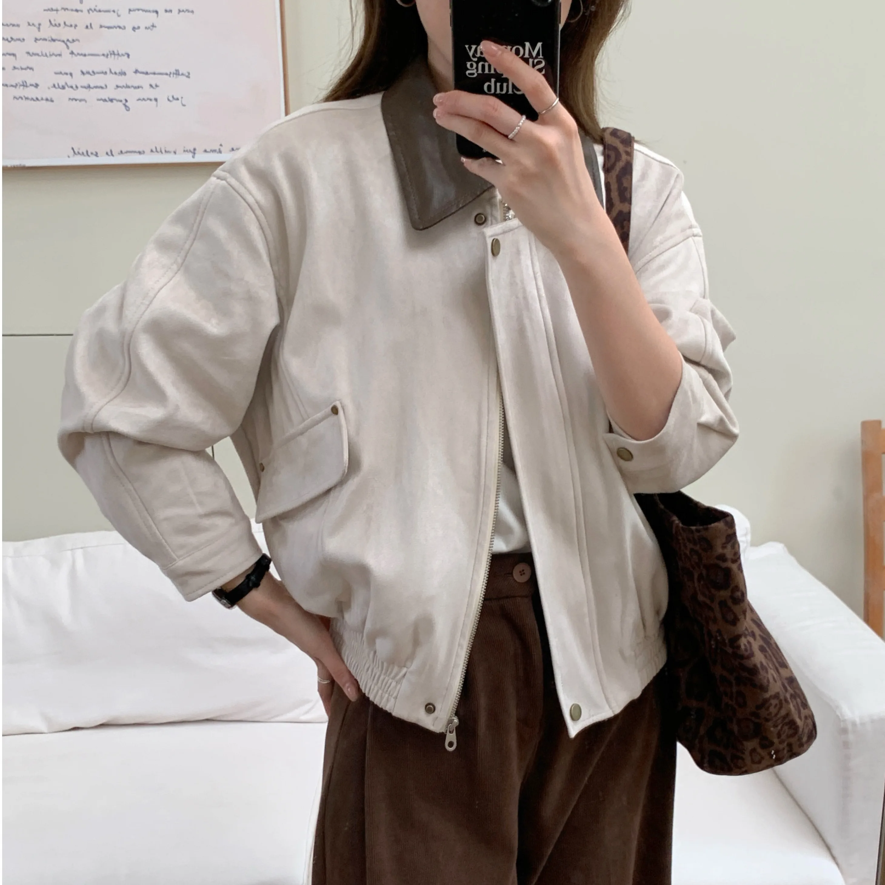 Jaket Kulit Kasual Chic Wanita Retro Longgar Pelangsing Kerah Blo Warna-warni untuk Musim Gugur Musim Dingin Serbaguna untuk Aktivitas Sehari-hari