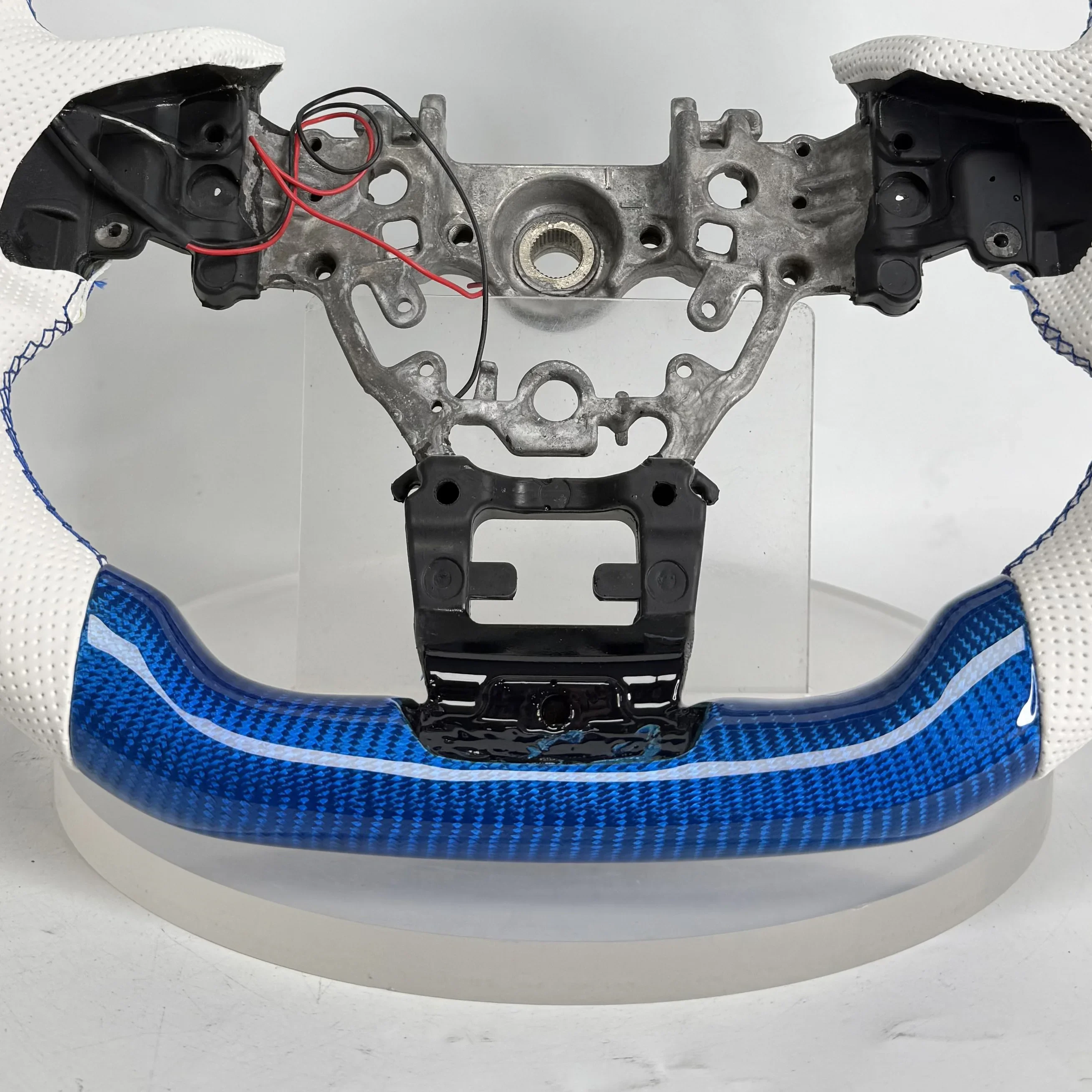 High qualityPerforated Leather Steering Wheel for Subaru Forester 2019-2022 LED Carbon Fiber Steering Wheel