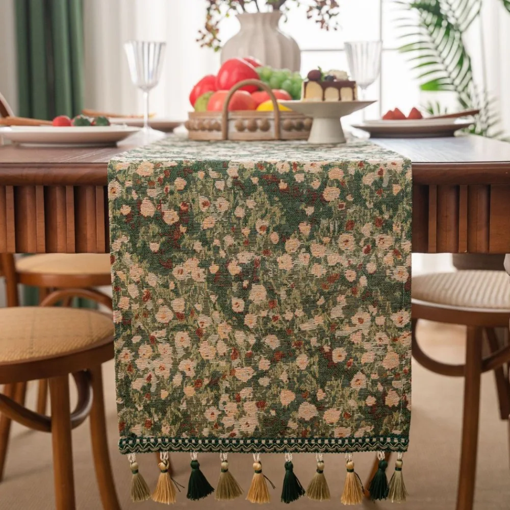 

High-end Vintage Jacquard Table Runner Thickened Flower Pattern Tablecloth with Tassel Table Cover Dinner Party
