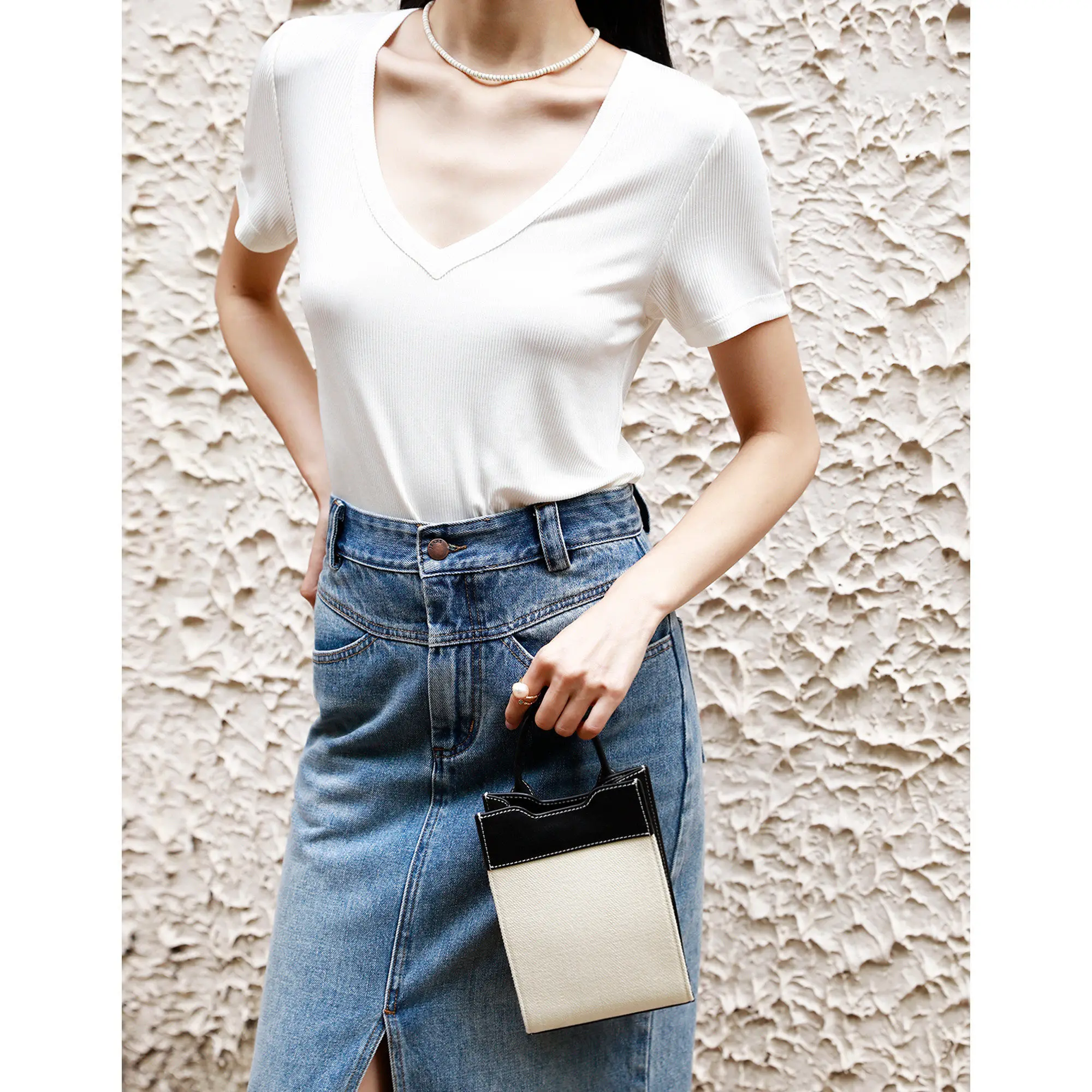 

Slim Fit V-Ne ort Sve T-irt Basic Sle Vertical Stripe Color Acetate Fabric Summer Faion Lemon Chen