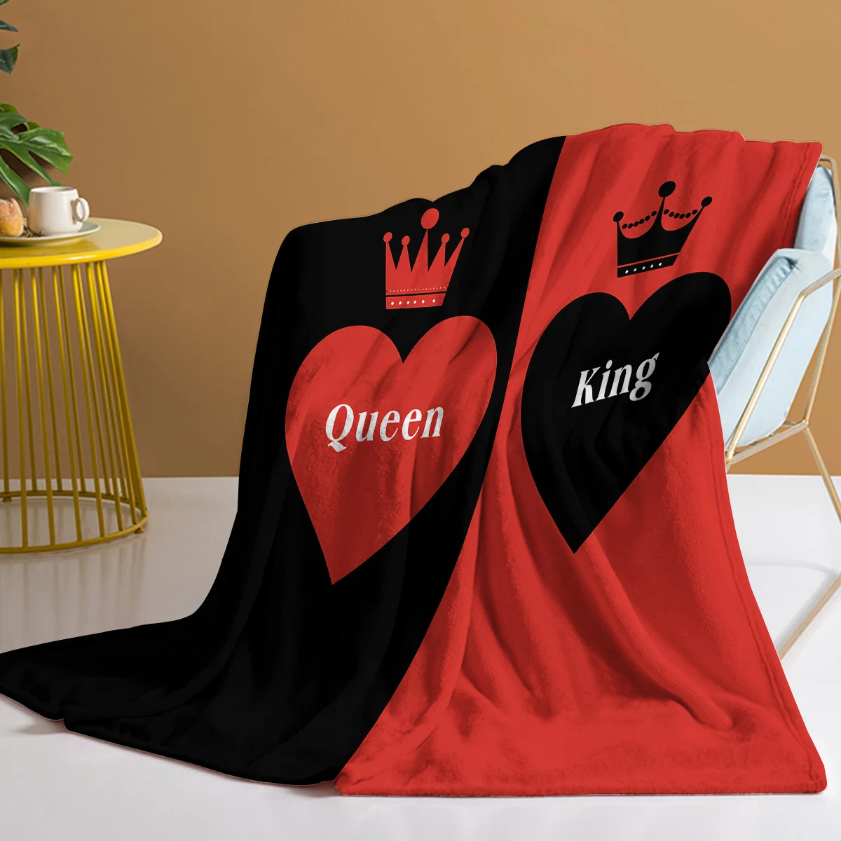 

Crown double heart pattern flannel blanket, comfortable holiday decoration blanket, suitable for bed and sofa (love, couple)