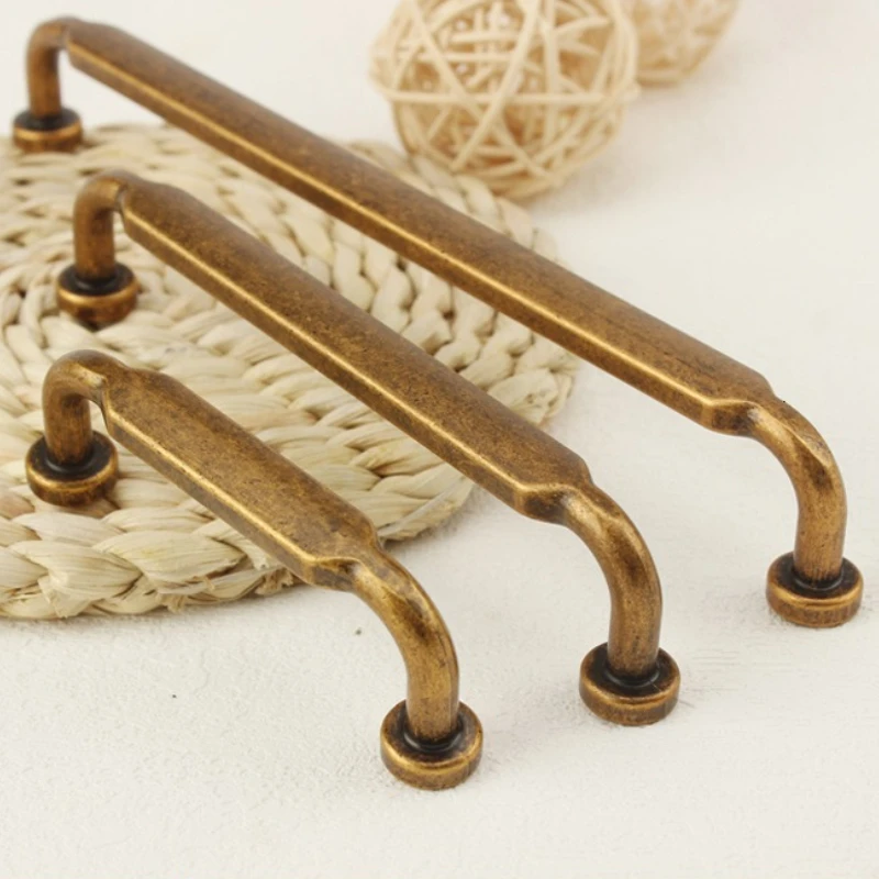 Guangluo Antique Bronze Cabinet Handles For American Style Kitchen Wardrobe Shoe Cabinet Retro Rustic Door Pull Handle Furniture