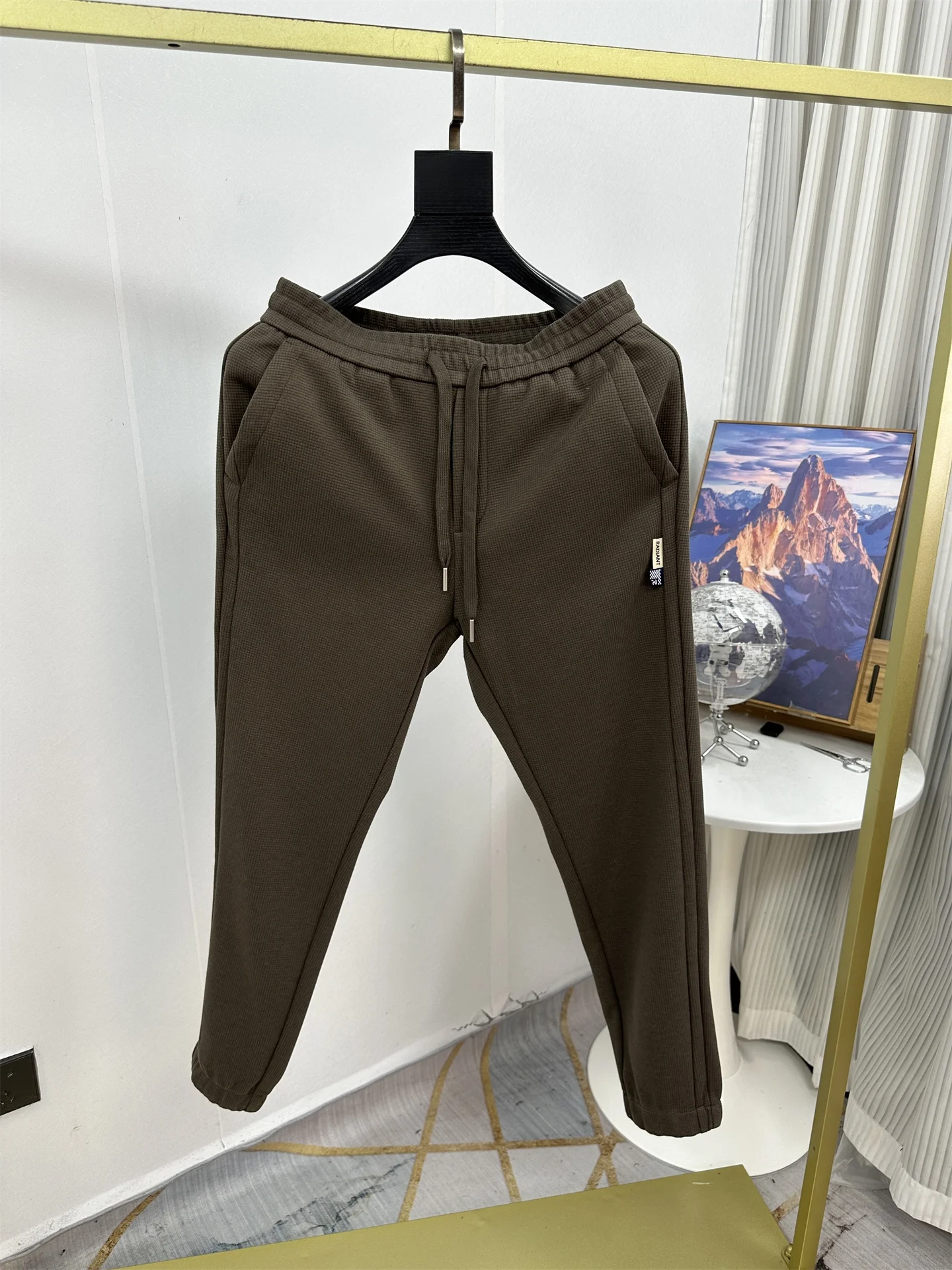 

Мужские повседневные брюки прямого кроя, удобные, гладкие, с эластичным поясом и шнурком, осенне-зимние, длинные, из полиэстера Lenzing Fib...