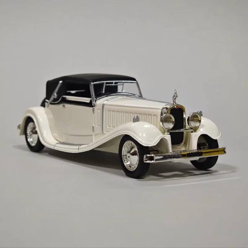 Diecast Original 1:43 Scale Bugatti 1936 Vintage Classic Cars Royle Simulation Alloy Car Model Static Collectible Gift Souvenir