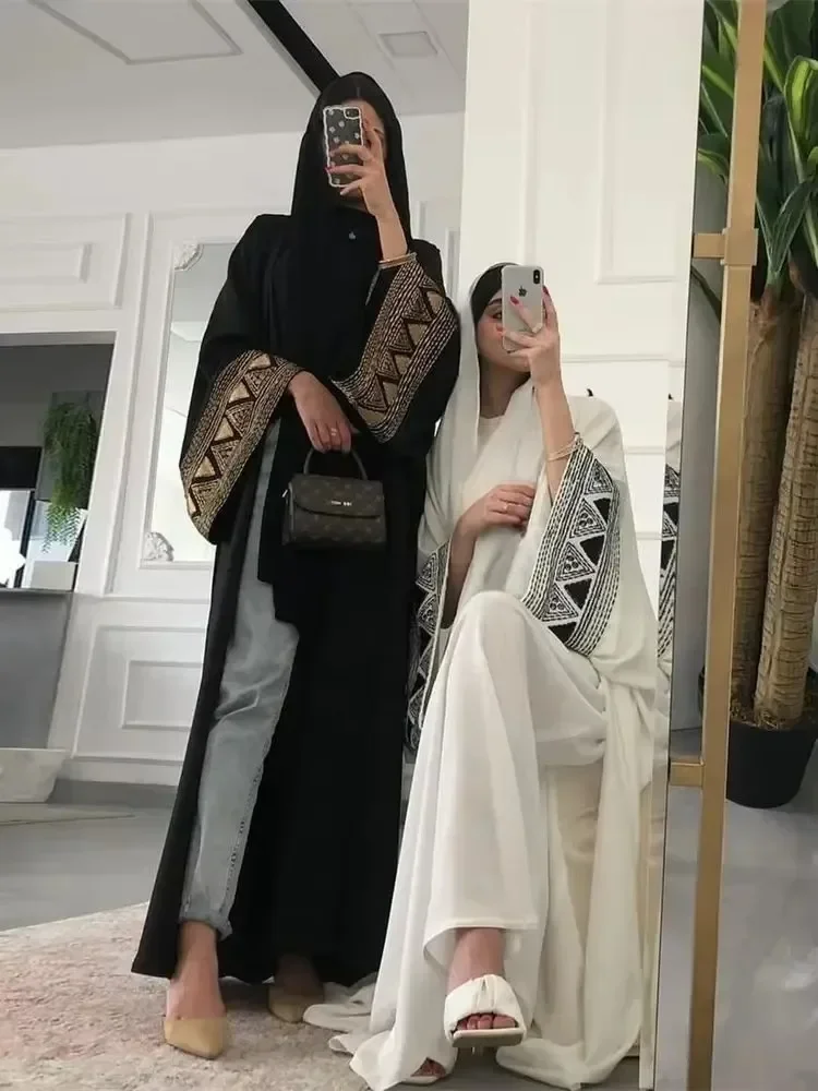 2024 Summer Eid Black White Embroidery Open Modest Abaya Dubai Muslim Kimono Abayas For Women Kaftan Dresses Islamic Clothing