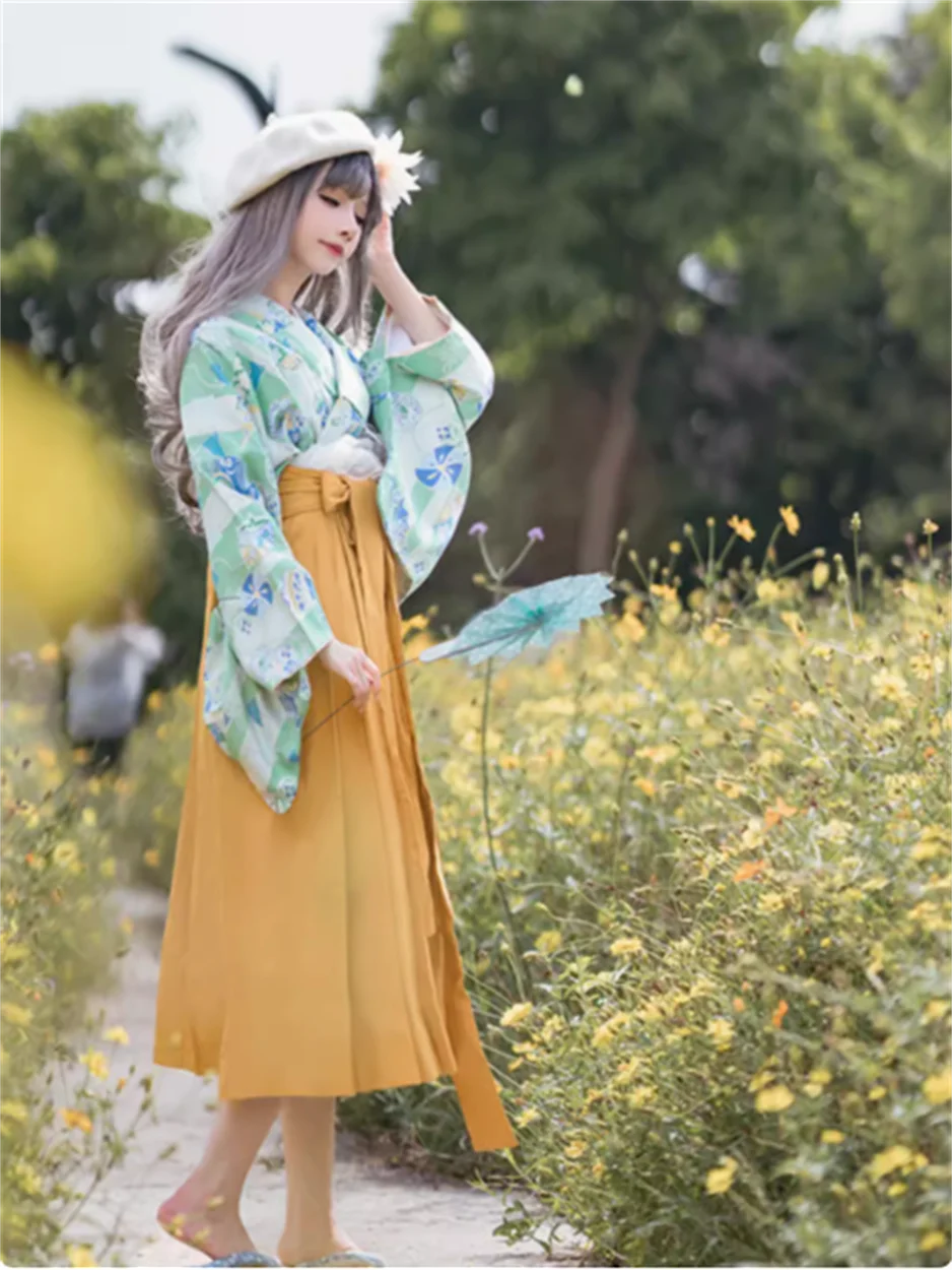 

Japanese traditional formal dress, women's fashion, lantern, graduation ceremony, skirt, kimono