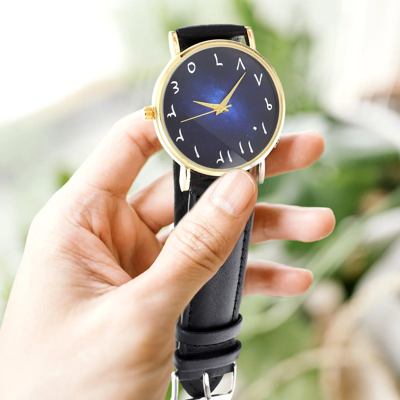 

Adjustable Wrist Watch Dial Exquisite Casual Watch for Adults Lightweight Design Comfortable Wear Daily and Business