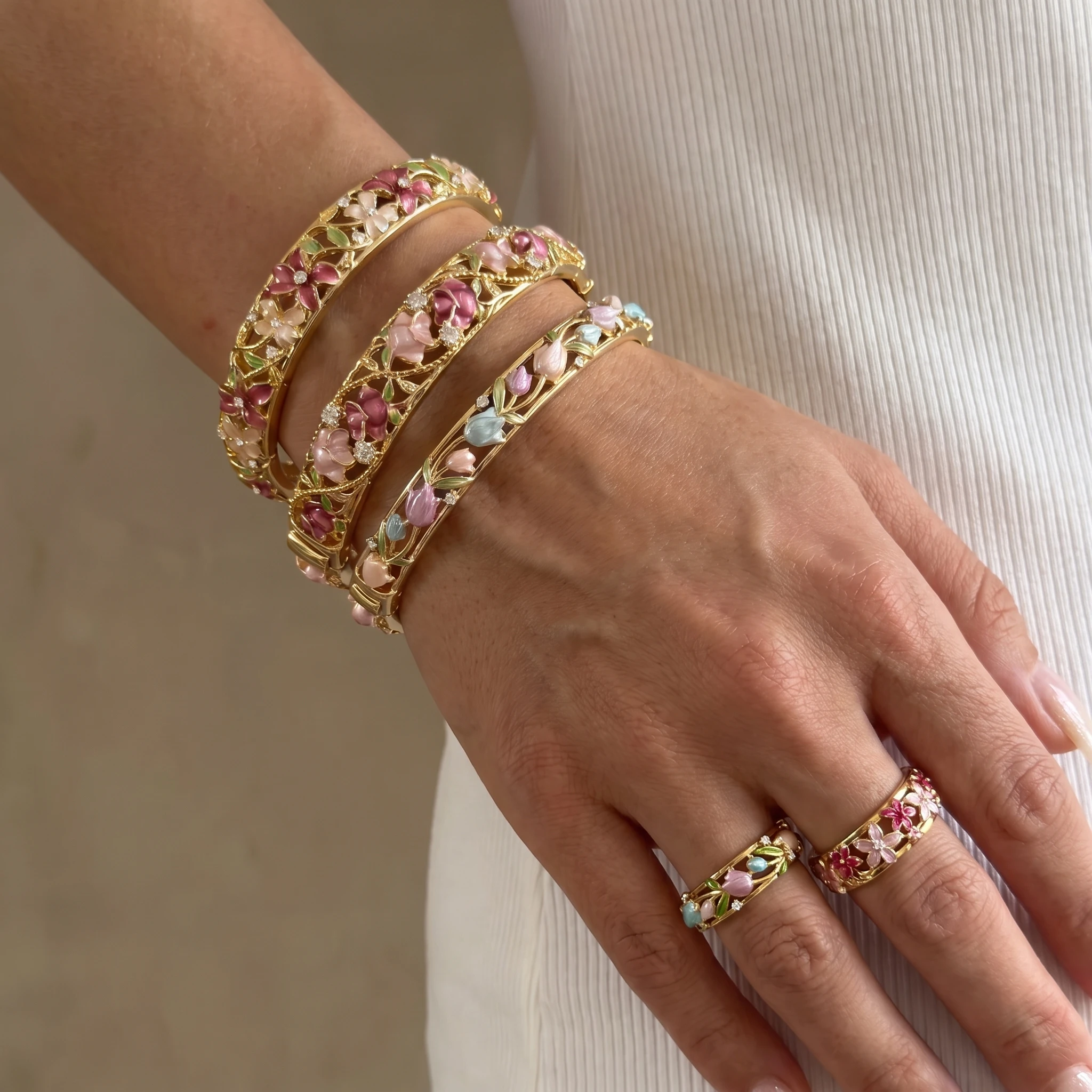 Vintage Hollow Enamel Flower Bracelet Ring for Women Colorful Rose Floral Rhinestone Spring Bangle Party Jewelry Set Gift