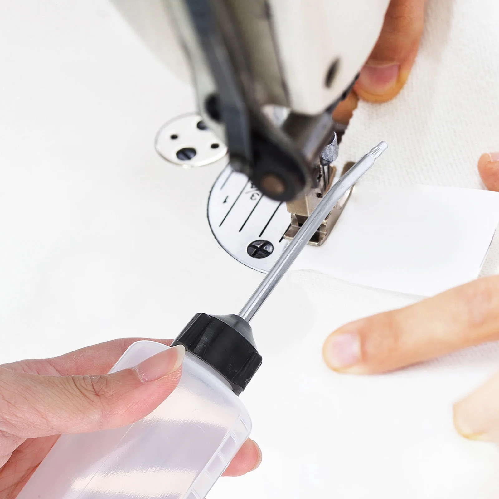 4 قطعة ماكينة خياطة زجاجات الزيت الدقة الاستغناء فوهة بزاوية طويلة مقاومة للتسرب غطاء برغي زجاجة موزع الزيت للخياطة #1