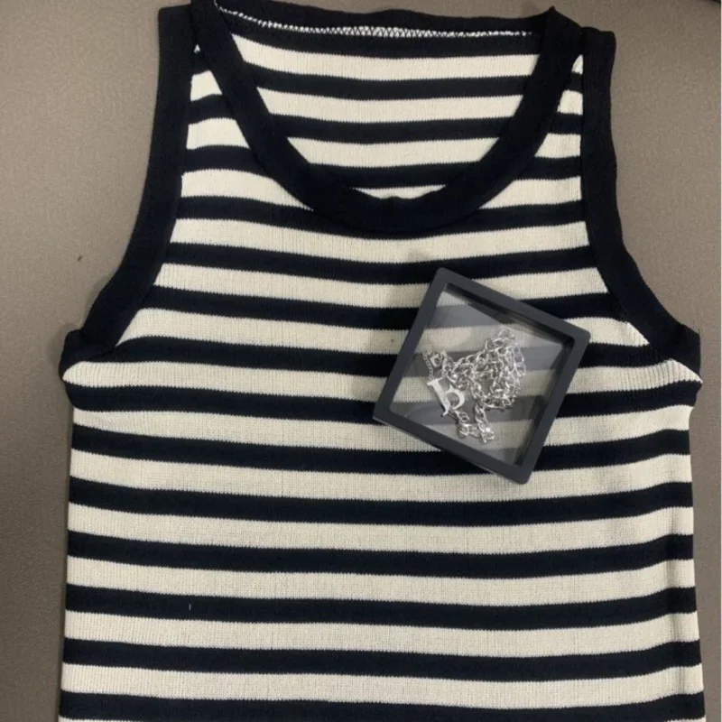 

Boxed B-shaped necklace + Sweet and Spicy Y2K Spring/Summer Short Knit Striped Casual Vest Stretch Top Women's Knit Pullover