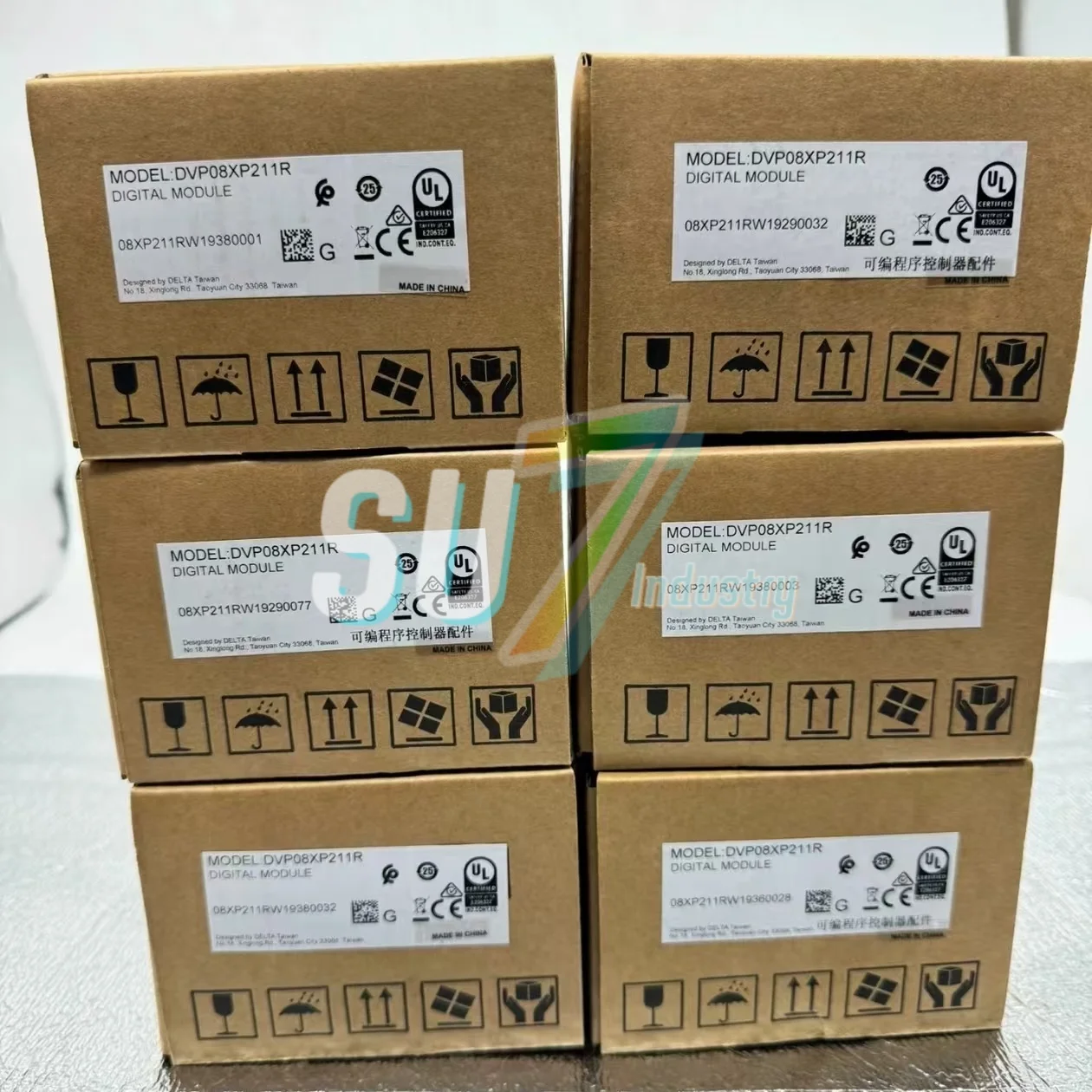 وحدة PLC DVP08XN211T DVP08XP211R جديدة في المستودع