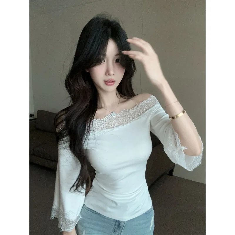 

Sexy Lace One-shoulder Three-quarter Bell Sleeve Temperament Slim Off-shoulder T-shirt Top
