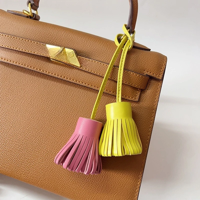

Fashionable and Minimalist Small Tassel Long Rope Strap Grass Skirt Bag Decoration Car Keychain Accessories