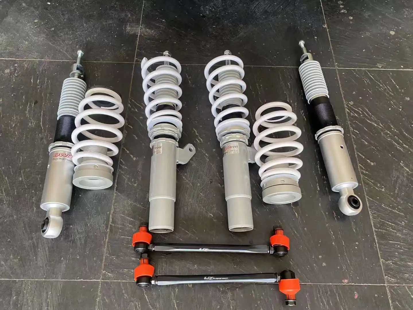 

for VW Golf 5th Gen(GTI,DTI) MK5/A5 2003-2009 32 Steps Adjustable Mono-tube Coilover Performance Shock Absorber