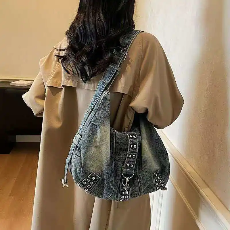 

Модная женская сумка-кроссбоди 2026 года в стиле ретро с эффектом потертости, с заклепками, из денима и канваса, большая вместительная, многофункциональная, повседневная, на плечо