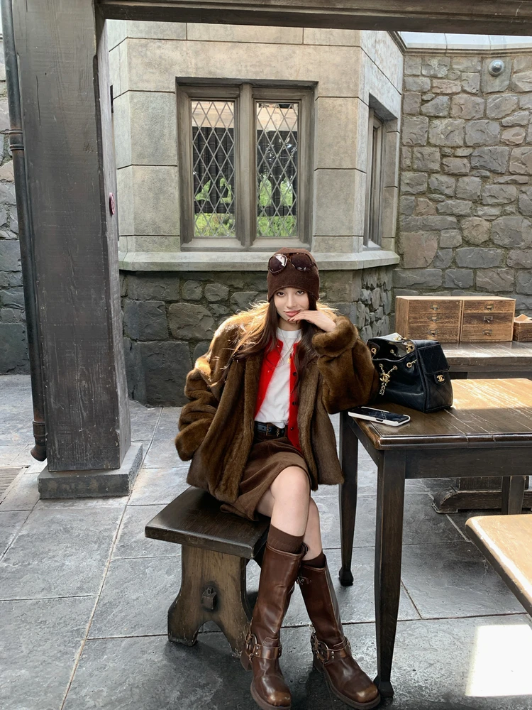 

Экологичная фиолетовая шуба из искусственного меха для женщин, зимняя свободная пушистая верхняя одежда NanaByNana, коллекция «Экономичный рост трендов»