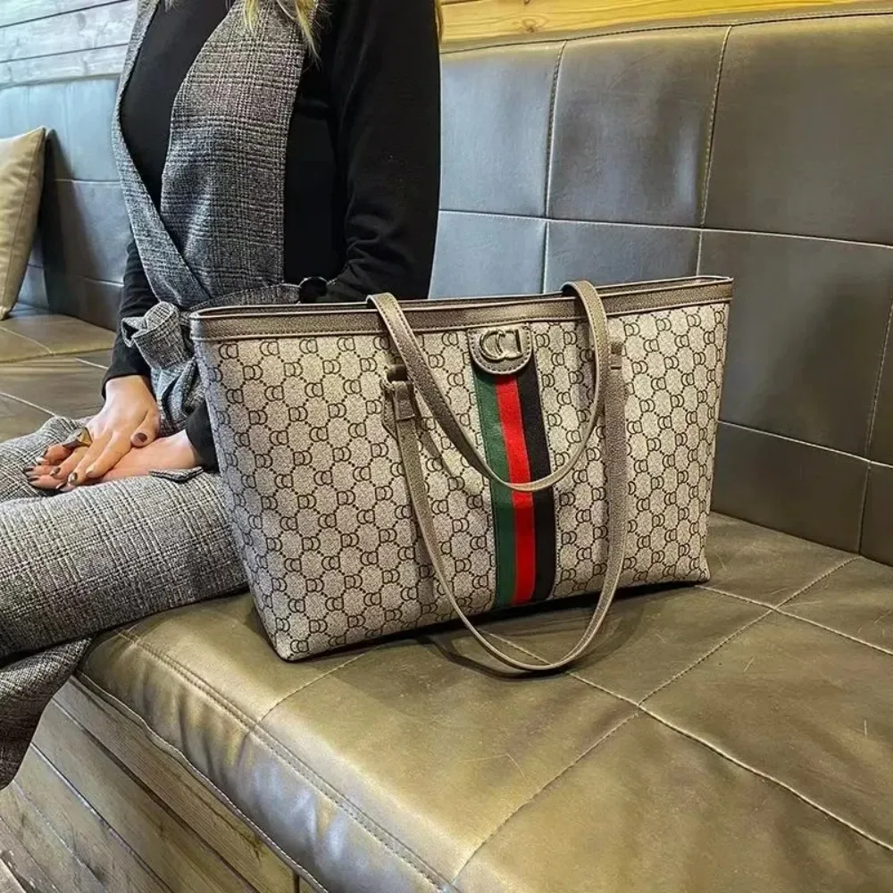 

New Light Luxury Retro Versatile Handbag for Women, Stylish Genuine Leather Shoulder Bag, Perfect for Outdoor, Travel & Daily