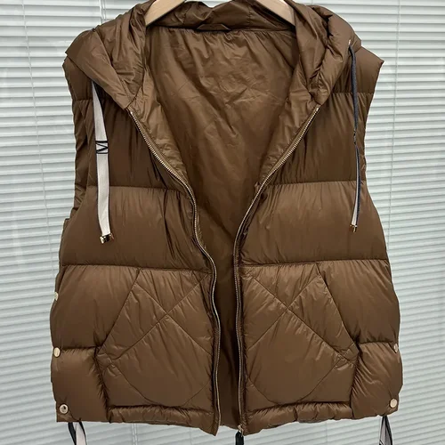 أسفل المعاطف