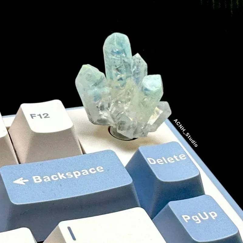 

Artistic Keycaps Cute Luminous Crystal Knob Keycaps Transparency Resin Key Caps NJ80/F75 Mechanical Gaming Keyboard Accessories