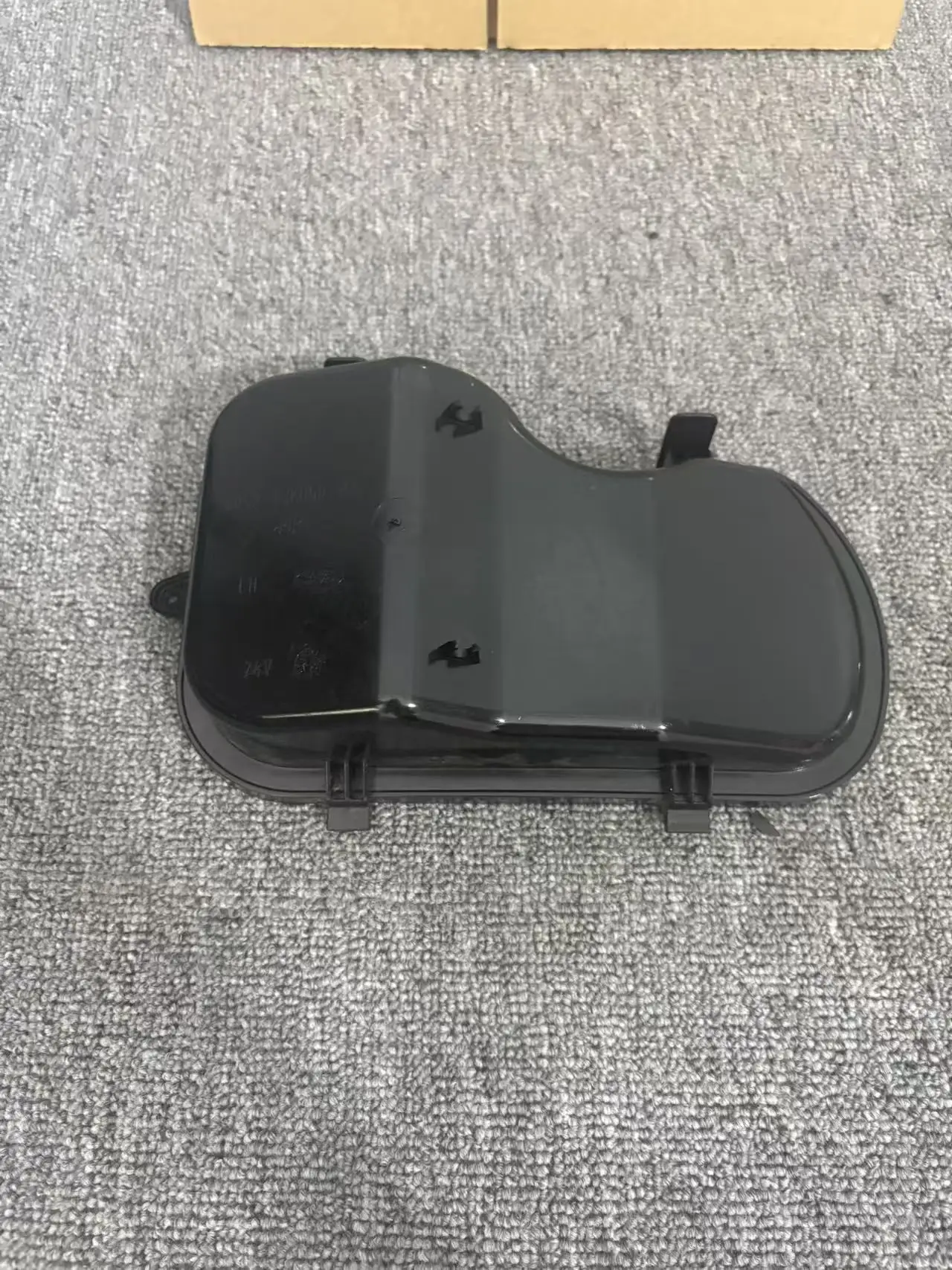 Suitable for Land Rover Discovery God 2 headlight rear cover, sealed dust cover, waterproof cover