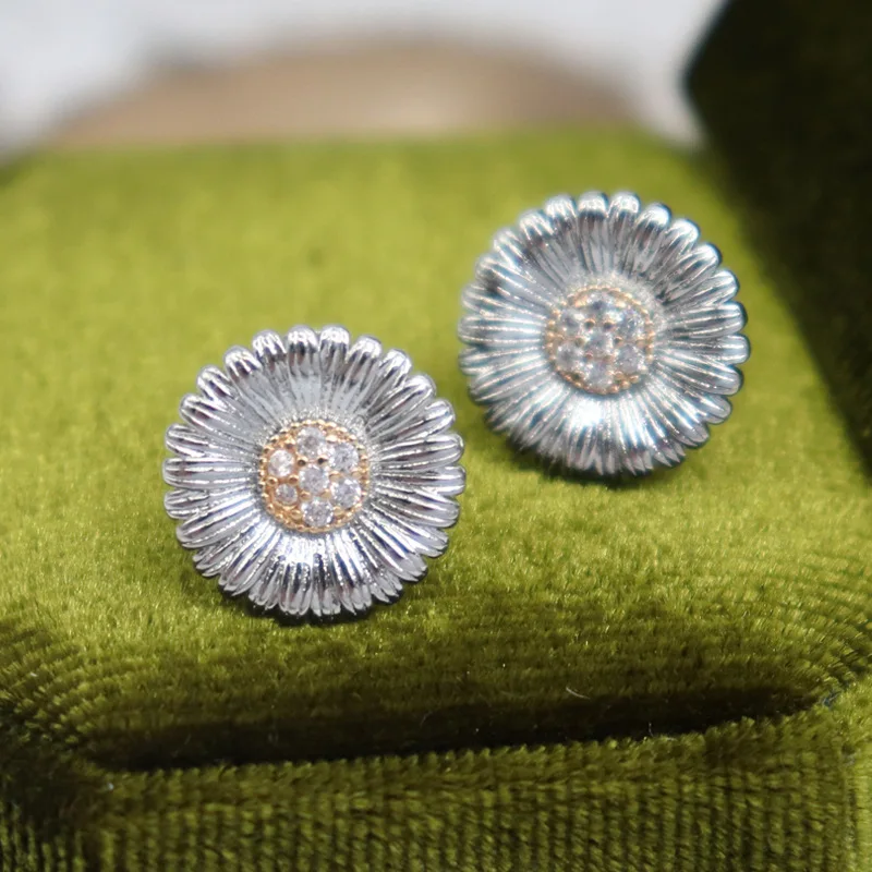 Daisy Earrings Sweet Flower Ear Piercing Clip Silver Color Earring for Girl Party Wedding