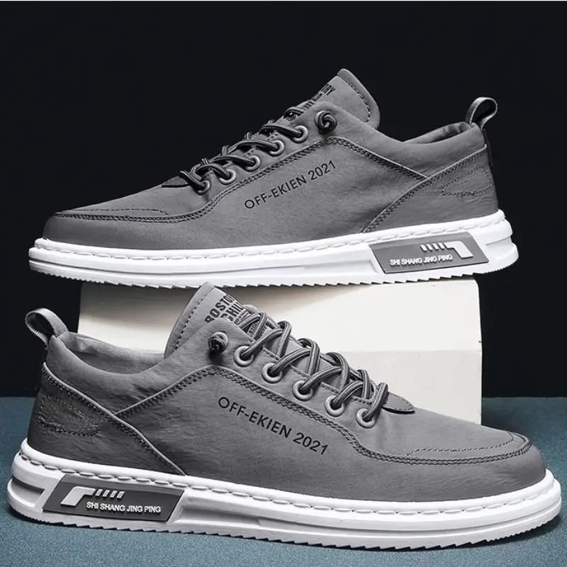 

Men's Casual Canvas Slip-On Shoes Fall 2025 Breathable Thin Anti-Odor Beijing Style Flat Laced Fashionable Single Shoes