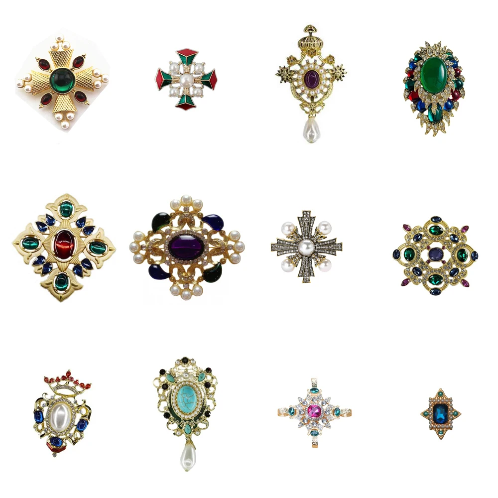 Vintage Barock Mehrfarbige Strass-Perlen-Broschen Retro Mittelalterliche Kreuz-Edelstein-Emaille-Anstecknadeln für Damenbekleidung Dekoration