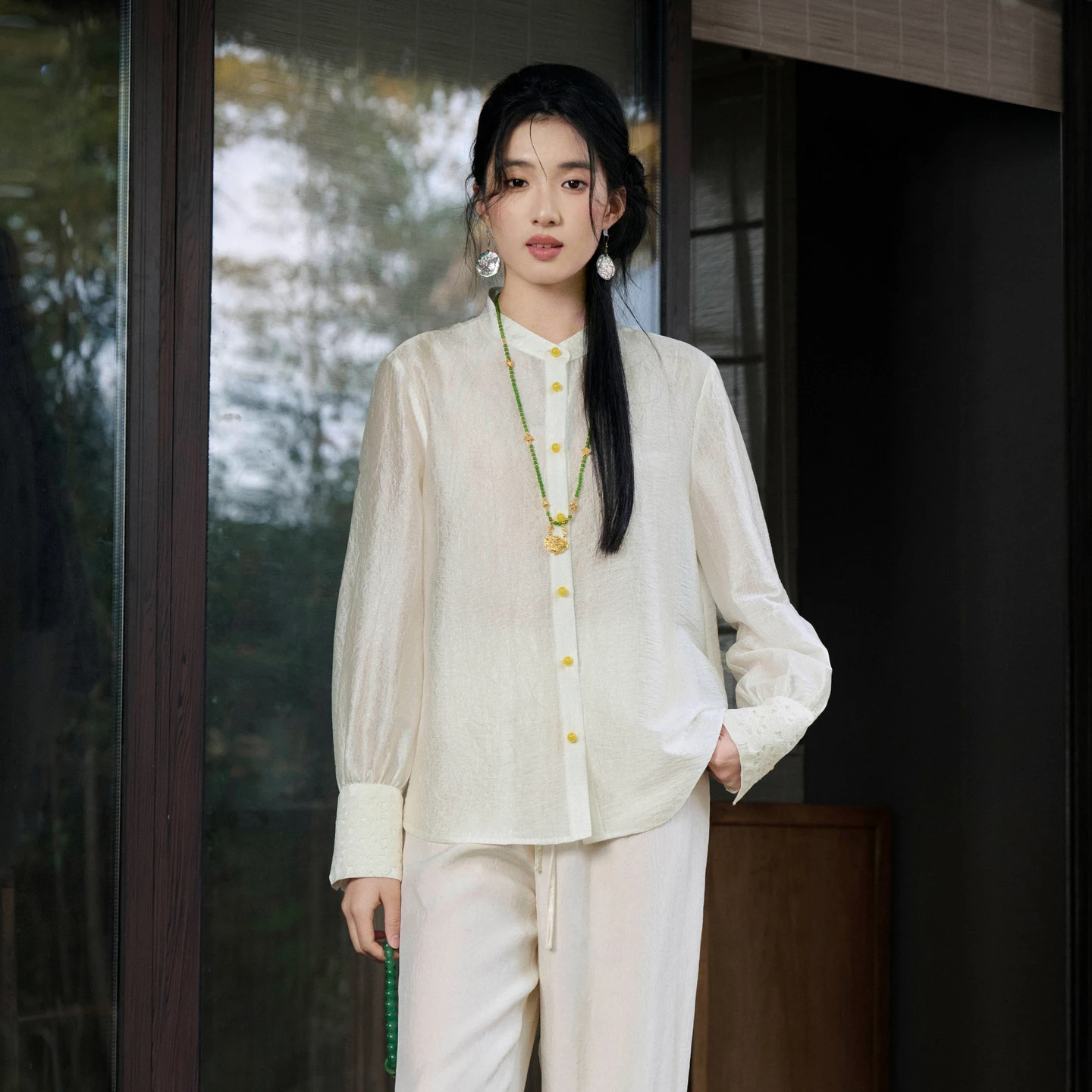 

SENTUBILA Women's Chinese Style Stand Collar Shirt Color Contrast Button Cut Out Floral Vine Sleeve Textured Blouse 161CN4805