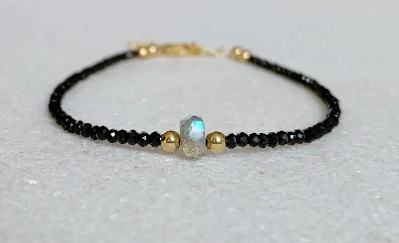 Dainty labradorite bracelet / Gold labradorite bracelet / Labradorite jewellery / Gift for her