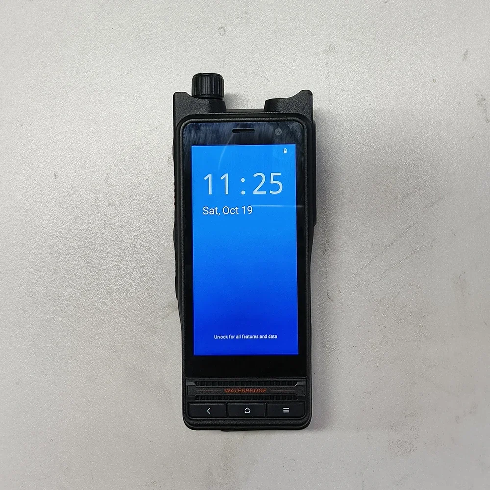 Radio Dua Arah 4G LTE GPS Poc Radio DMR PTT Dual SIM Card UV Dual Band Wifi Walkie Talkie Dengan Kamera Layar Sentuh NFC Interkom