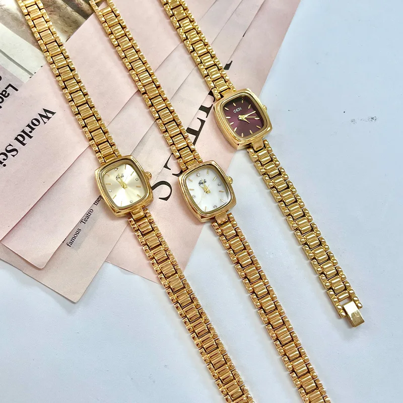 Jam Tangan Bermerek Mewah Ringan Jam Tangan TV Retro Wanita Jam Tangan Gelang Kuarsa Modis Wanita Sederhana Tahan Air Emas Dial Beimu