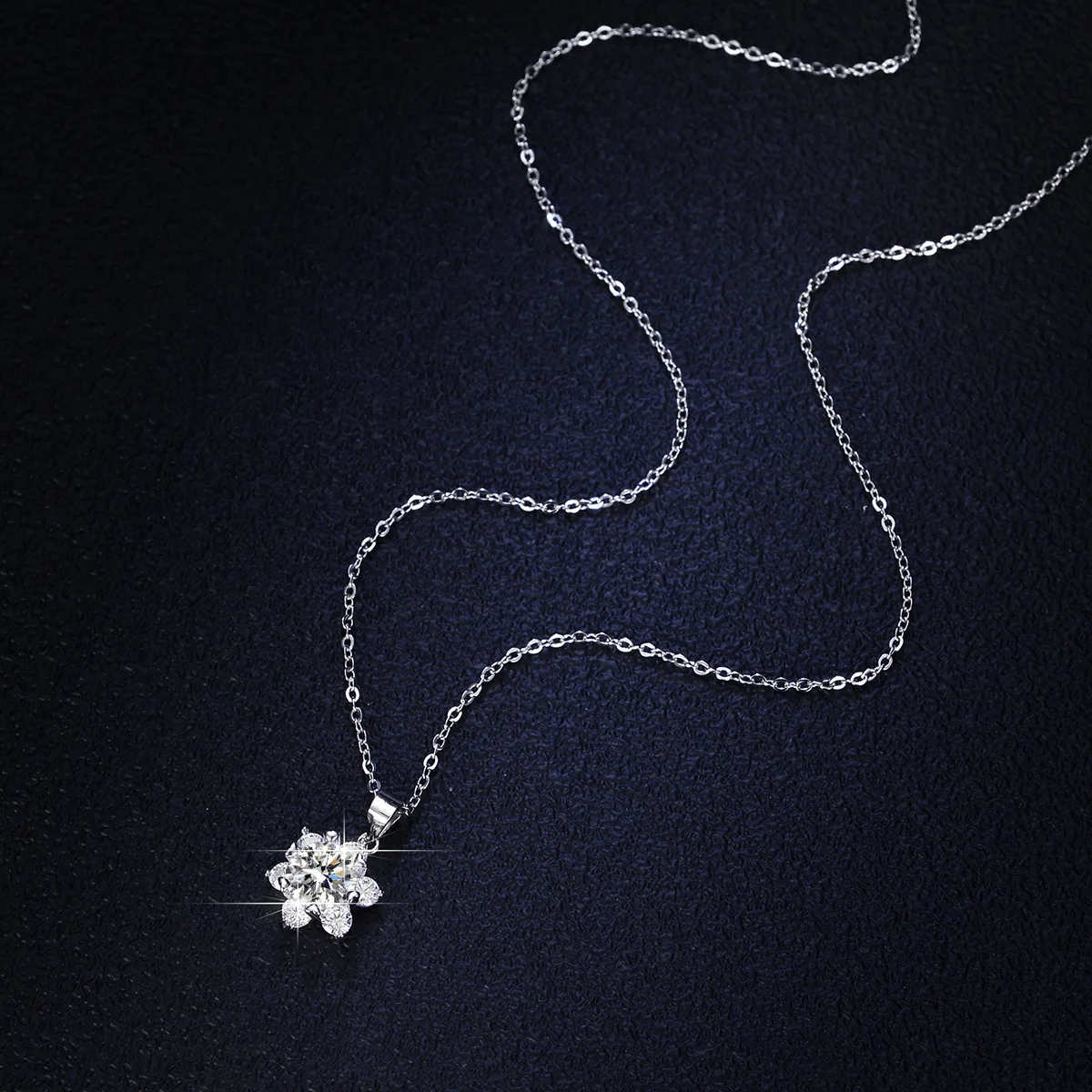 Lumira Classic Snowflake Pendant Platinum PT950 Necklace Women's Fashion 1-Carat Moissanite Necklace Jewelry Christmas Gifts