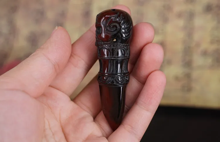 Chinese Vajra pestle retro horn carving skull piece play accessories amulet pendant