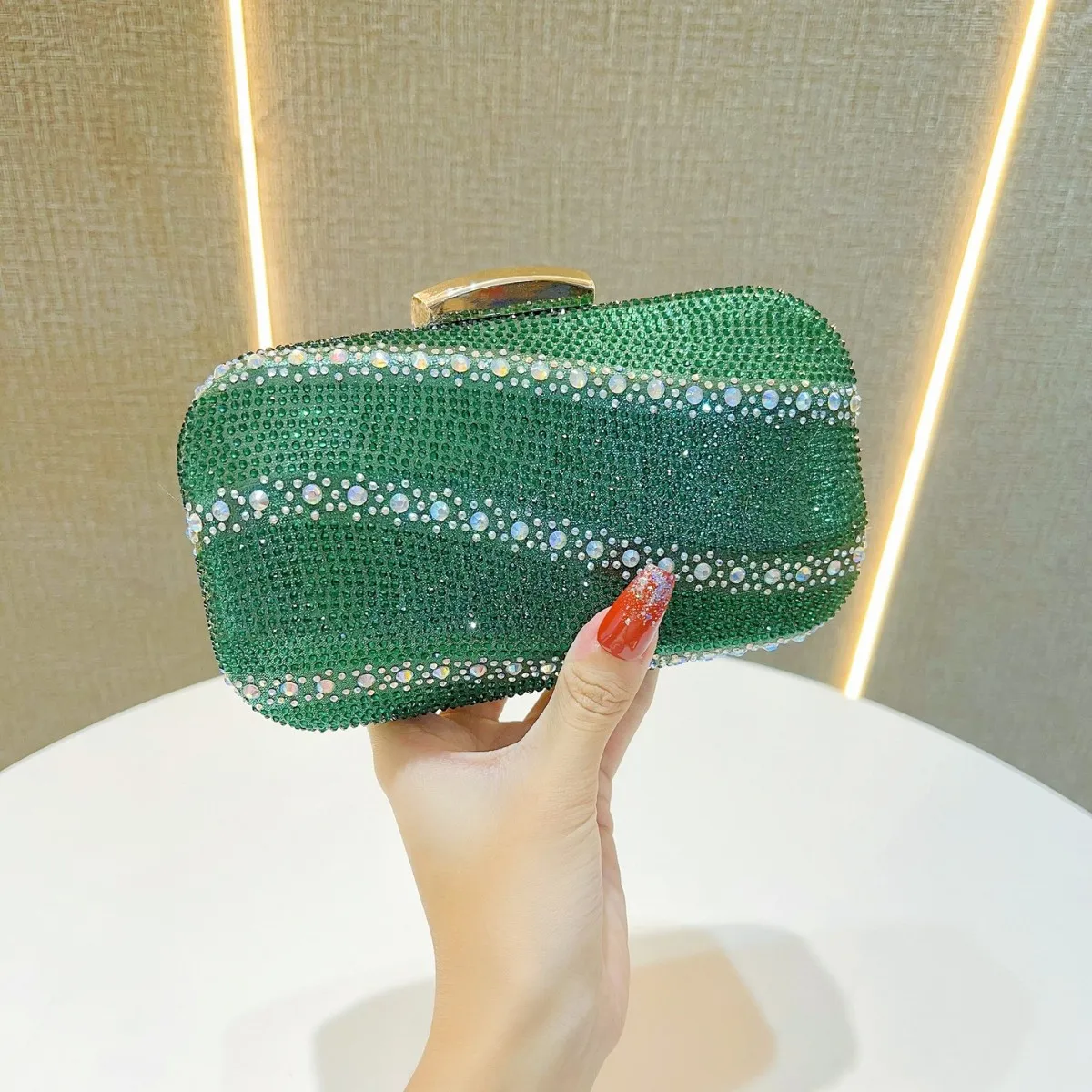 

Luxury Diamond Inlaid 3D Box Evening Clutch Women’s Wedding Party Handbag Formal Dress Banquet Purse Elegant Gift Tote Stylish