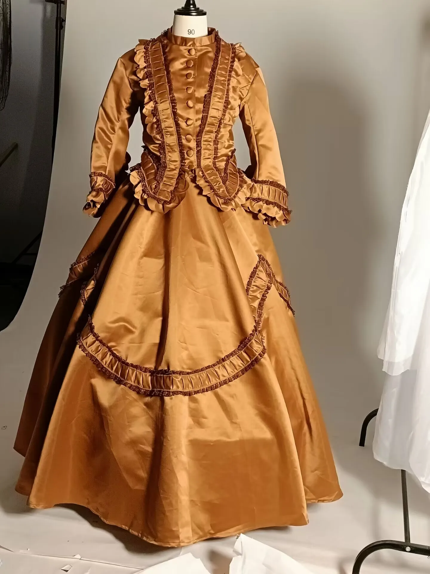 Cosplaydiy 19th Historical Afternoon Dress Women Adult Historical Bustle Dress Victorian 1870 Brown Dresses Evening Ball Bown