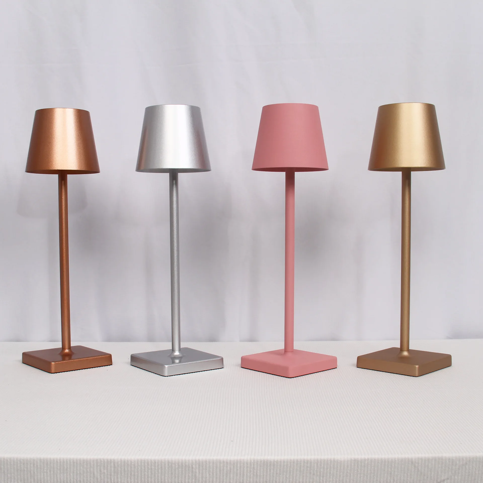 Lampe de Table LED Moderne en Aluminium, Lumière Décorative de Bureau, Intensité Réglable, Commande Tactile, Sans Fil, Portable, Rechargeable