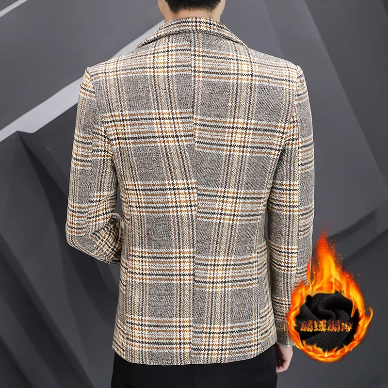 This is a stylish, cool and versatile casual suit for men in autumn and winter, featuring a fleece and thickened warm blazer. It