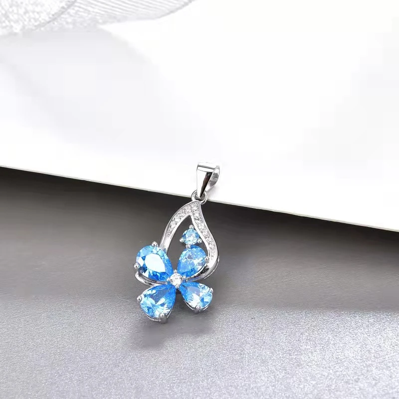 Fashion clover blue pendant aquamarine artificial gemstone necklace Europe and the United States retro lucky gift necklace