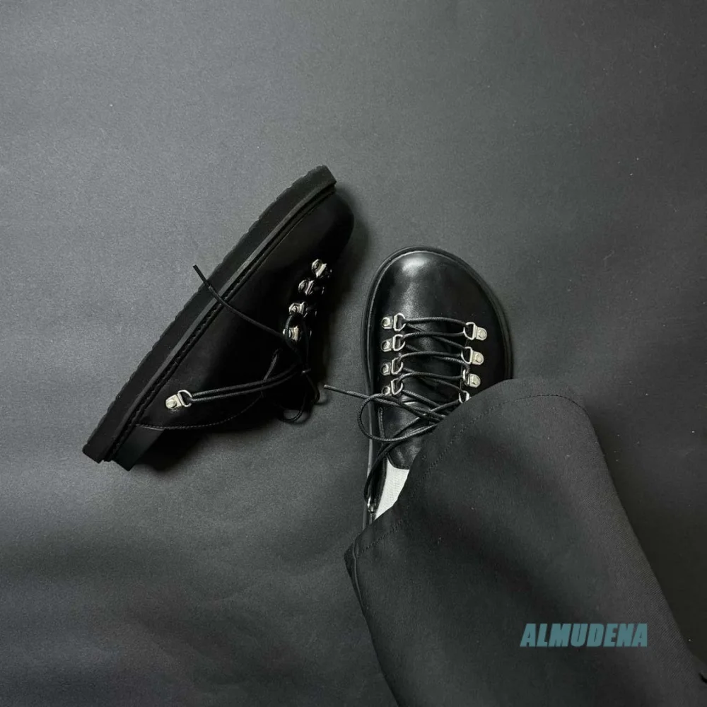 Vintage Men Lace-Up Backless Round Toe Metal Eyelet Decor Flat Slip-On Mules Trendy Spring Autumn Street Casual Slippers Shoes