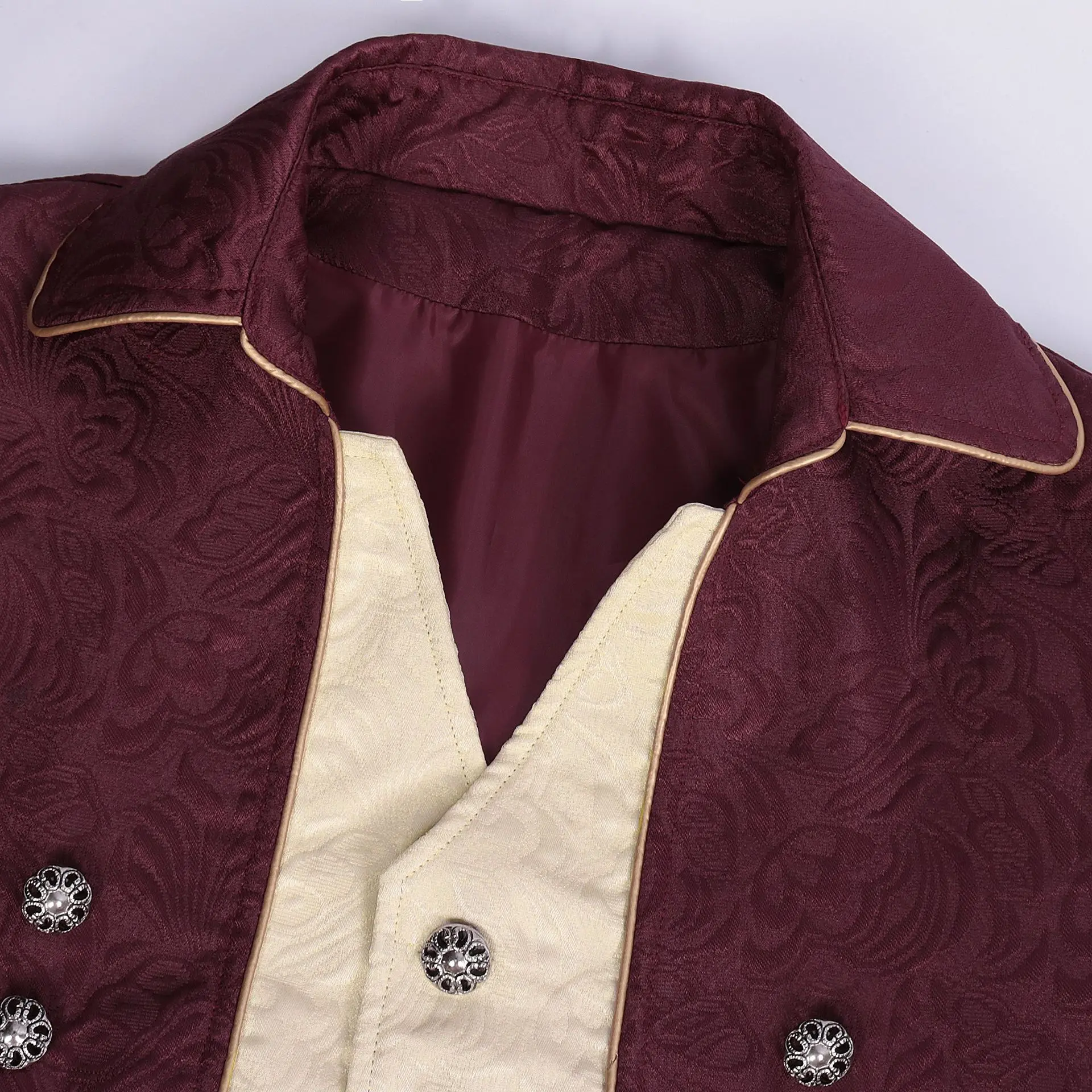 Mittelalterlicher Retro-Frack – Winter Clothing Material Bewertung und Preis